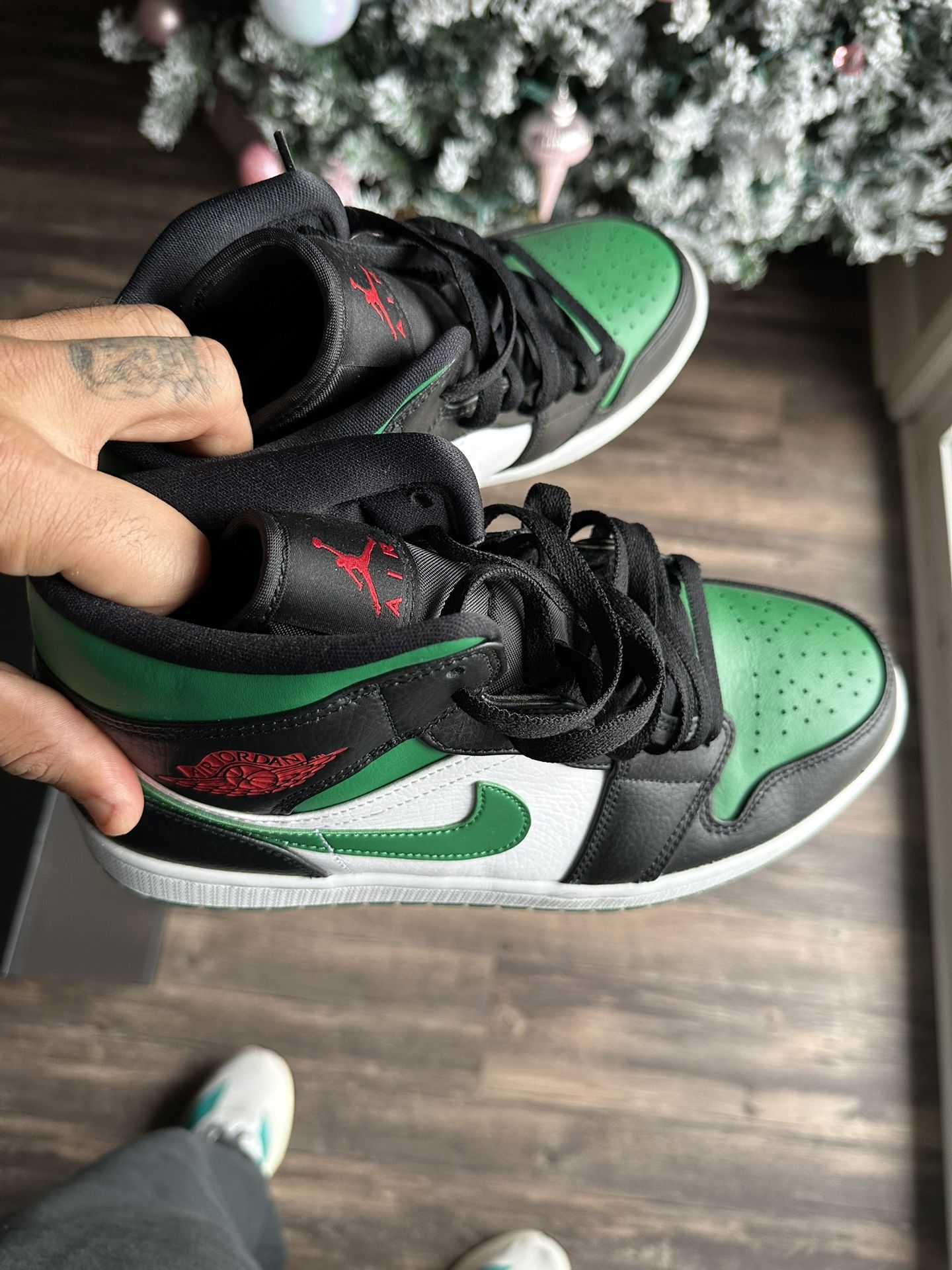 Jordan 1’s Mid Tops