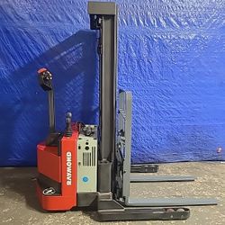 2016 Raymond Electric Pallet Stacker RSS40 - 7