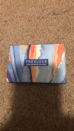 Tresluce eyeshadow palette