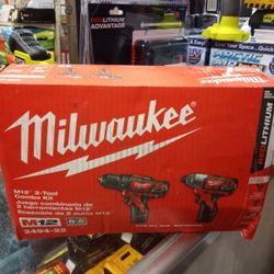 MILWAUKEE M12 2 - TOOL COMBO KIT
