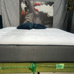 Nice KING 🌟❤️MATTRESS ❤️🌟AND BOX 🌟❤️SPRING 