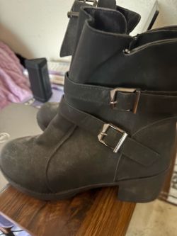 Size 9 bikers boots