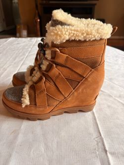 Ladies size 6 Sorel Joan Of Arctic Wedge II Cozy Shearling Nubuck Leather Lace-U