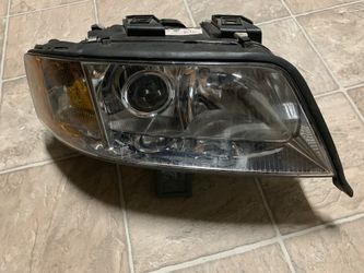 1998–2001 Audi A6 Right Passenger Headlight Original