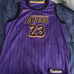 Authentic Lebron James Laker jersey (throwback)