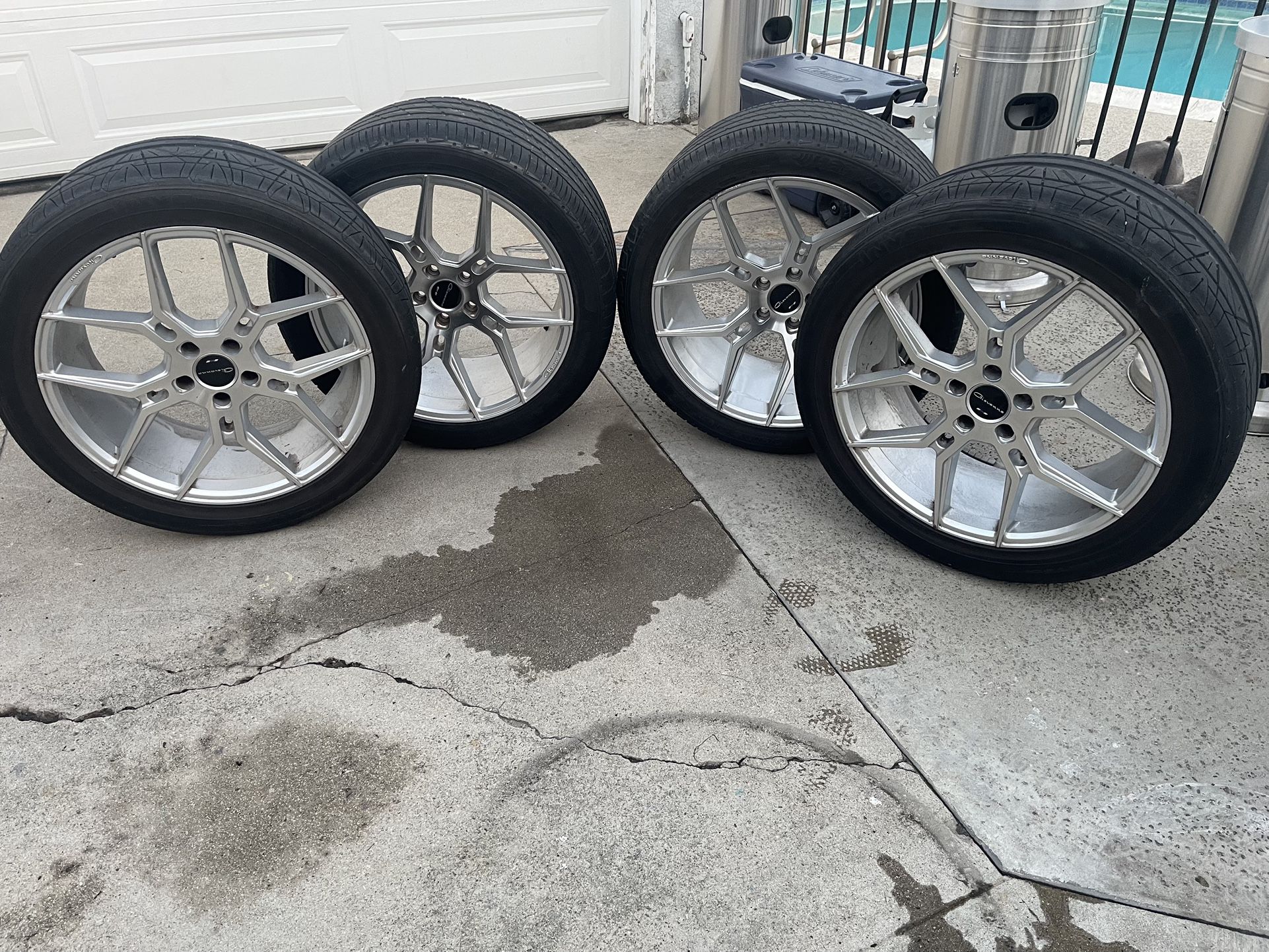 20” Rims & Tires Geovanni’s