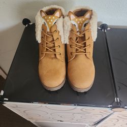 Girl Boots 