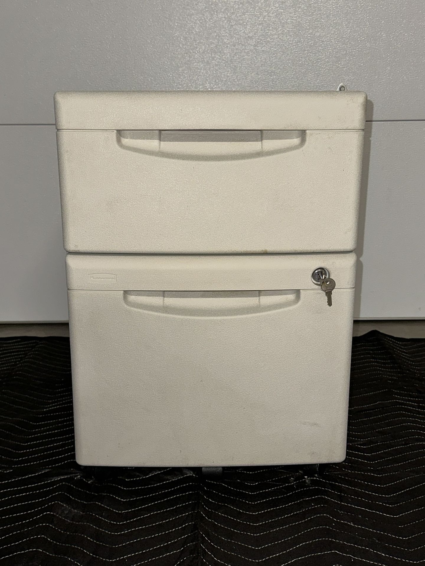 Rubbermaid Under Desk Filing Cabinet