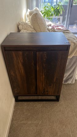 Three tiers book shelf