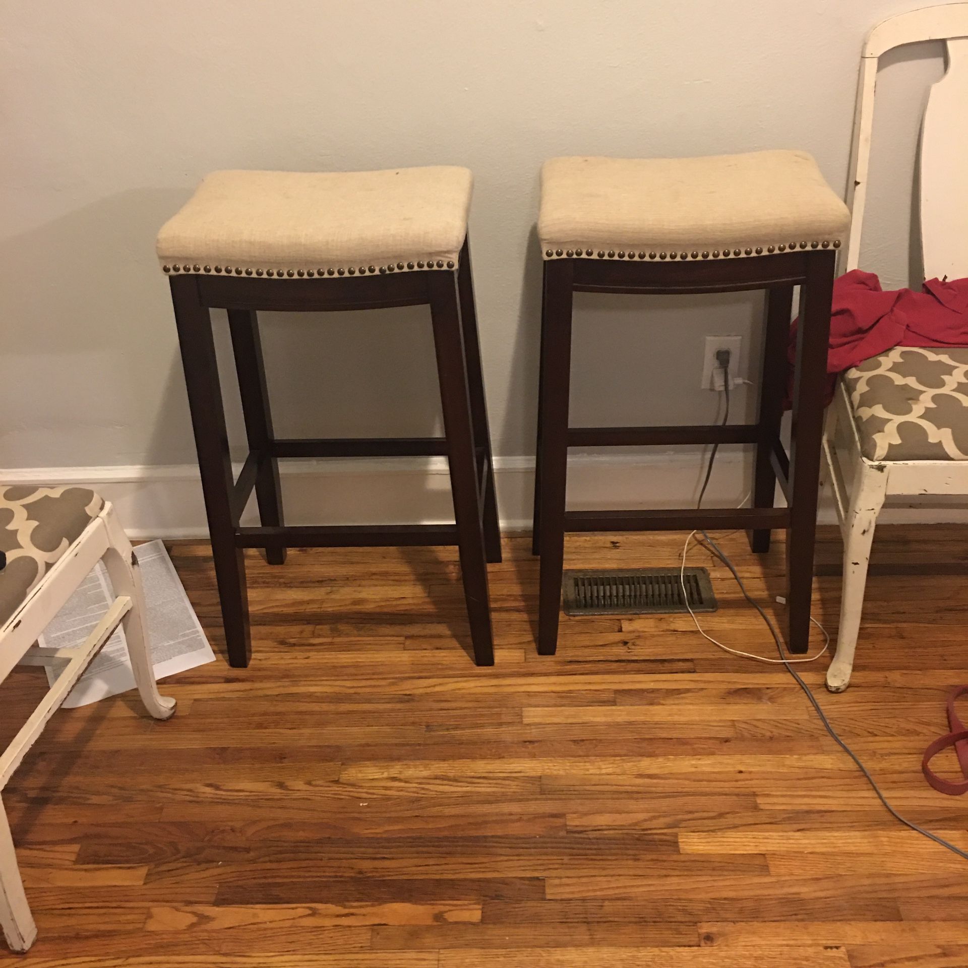 3 33 inch bar stools