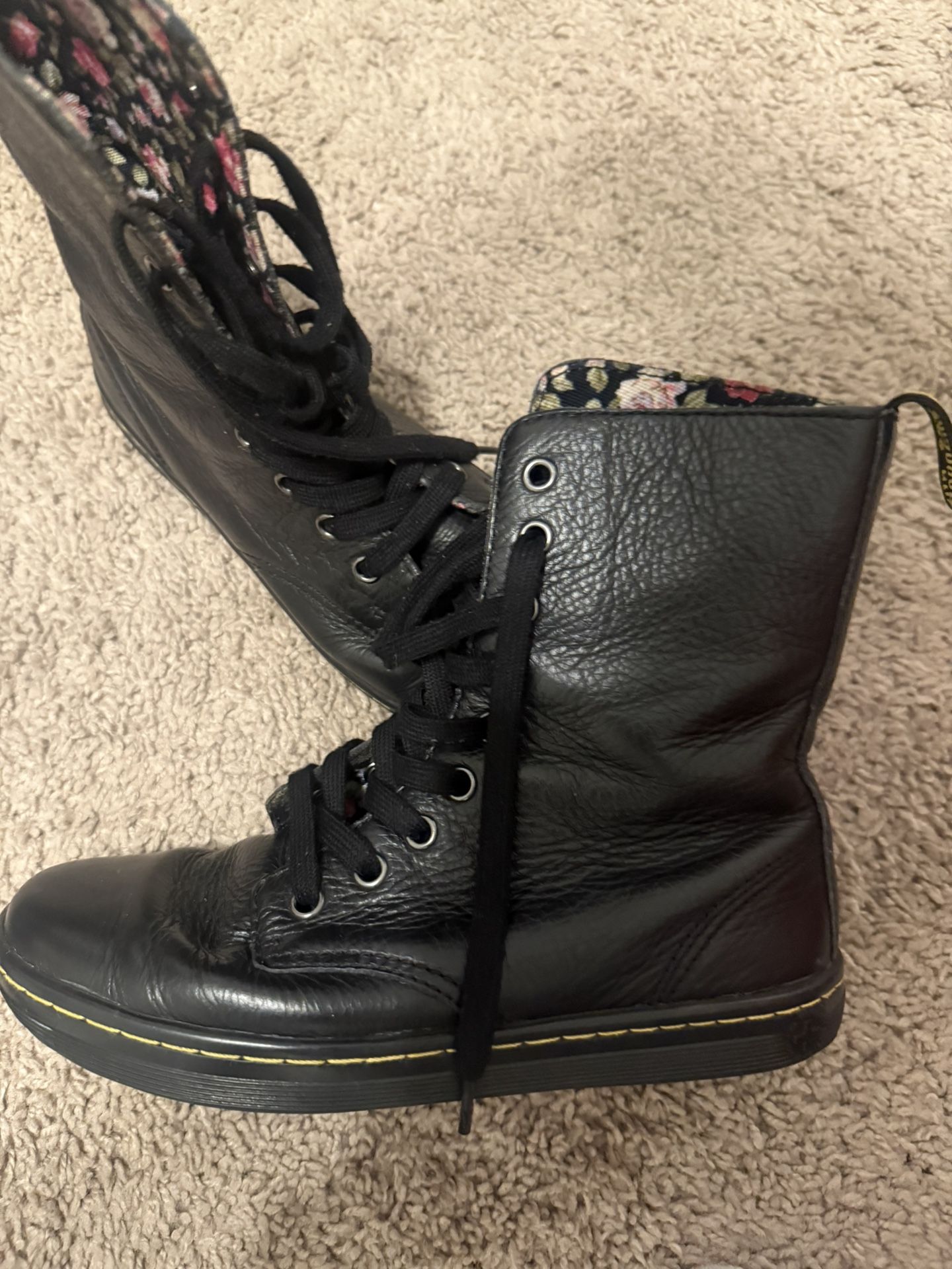 Women’s Dr. Martens