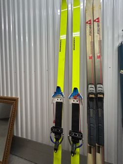 Set of vintage skis. Pre owned.