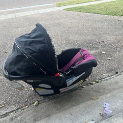 Graco Baby Carrier With Click Connect And Matching Connecting Stroller