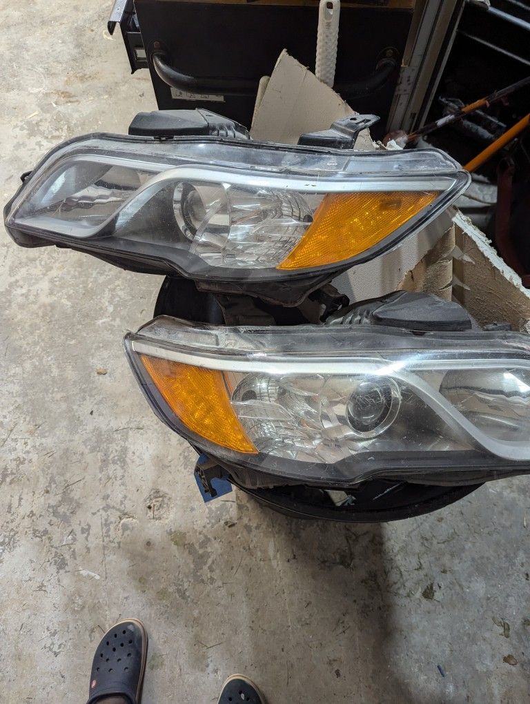 2014 Acura RDX Front Lights Used