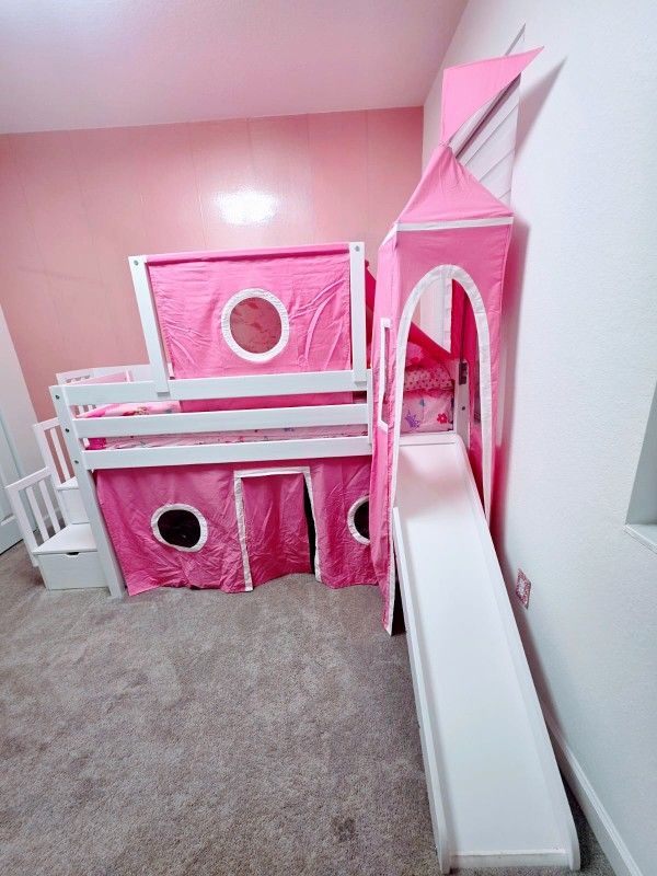 Bedroom Set, includes a mattress, bedding, and a toy organizer.