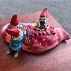 Zombie Gnomes: Lunch Break Statue