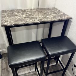 High Bar Table with 2 Stools