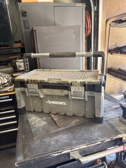 Huskies tool storage container.