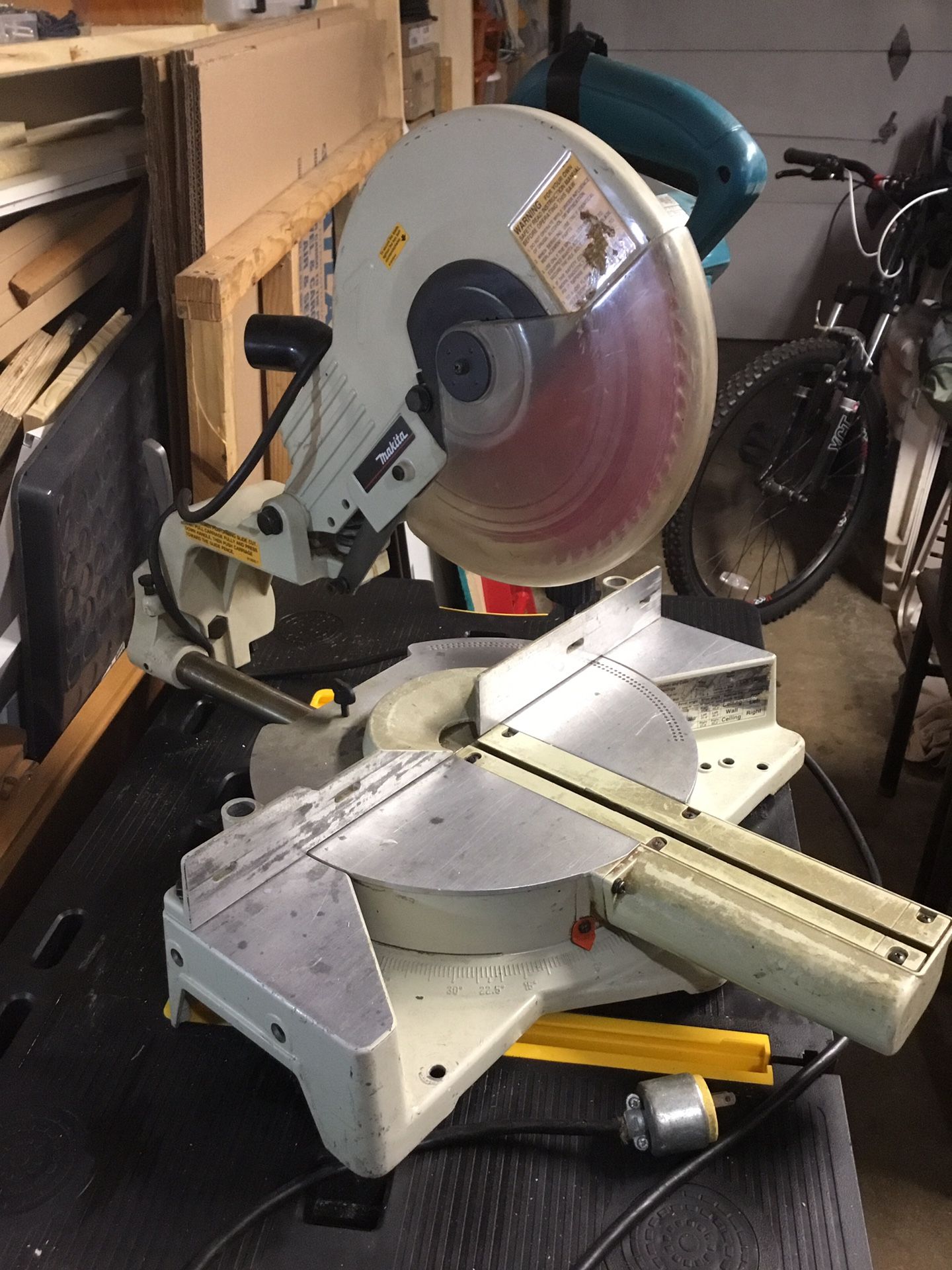Makita LS1011 10” miter saw