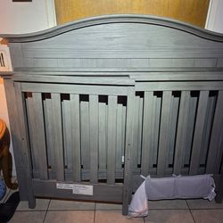 Baby Chandler 4 In 1 Convertible Crib