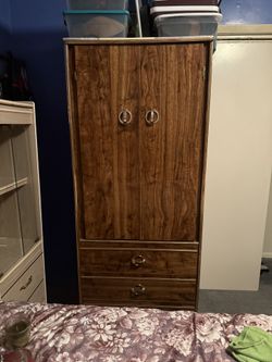 Closer With Drawers $35