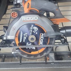 LIKE NEW RIDGID 6-1/2" CIRCULAR SAW 40$ TOOL ONLY 