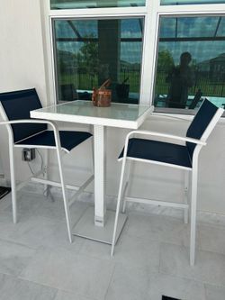 High table and 2 chairs