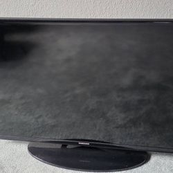 40’. TV 