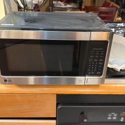 LG Microwave - Hardly Used 