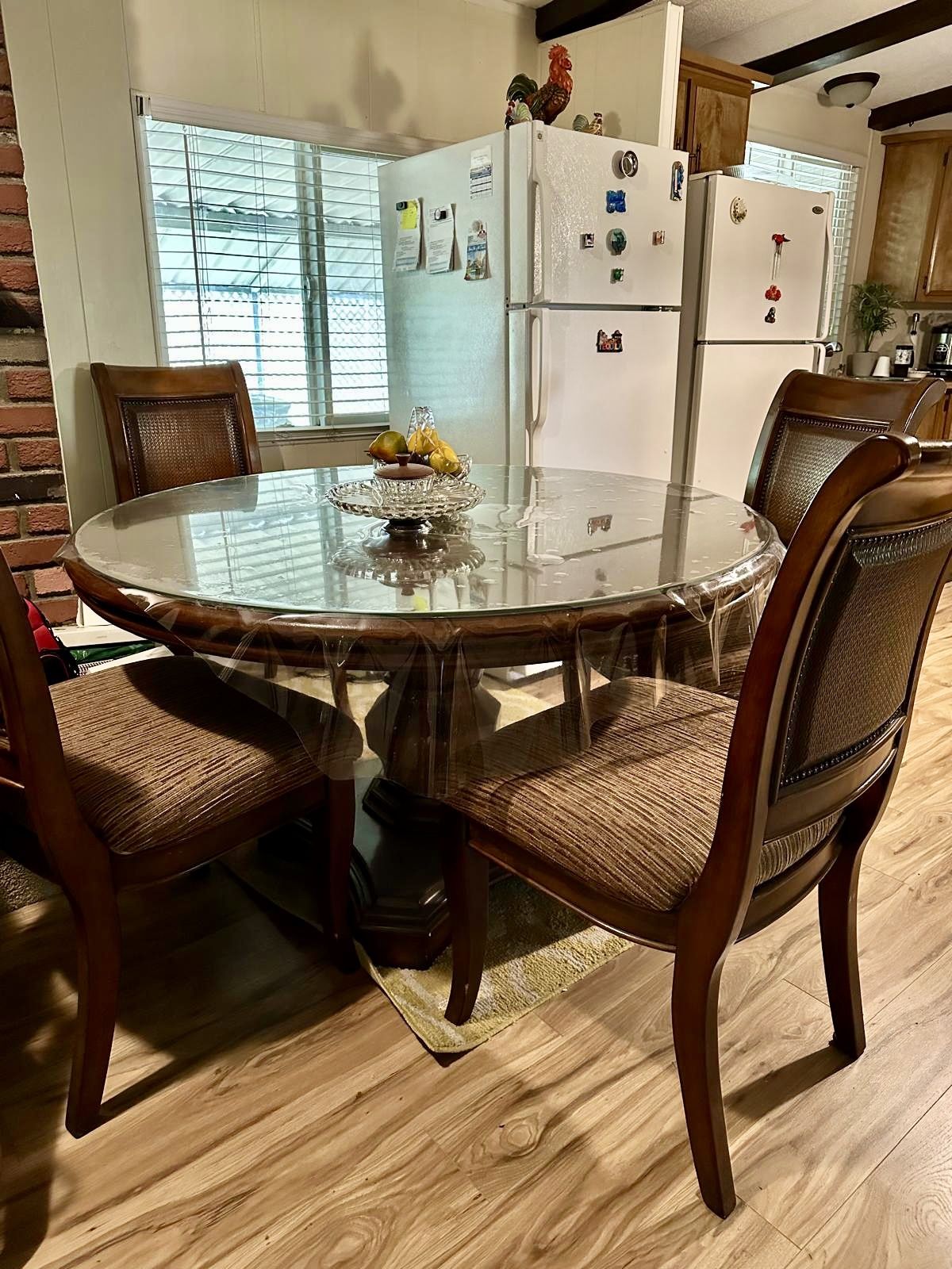 ELEGANT DINING SET FOR SALE – Solid Wood Table with 4 Chairs – $450