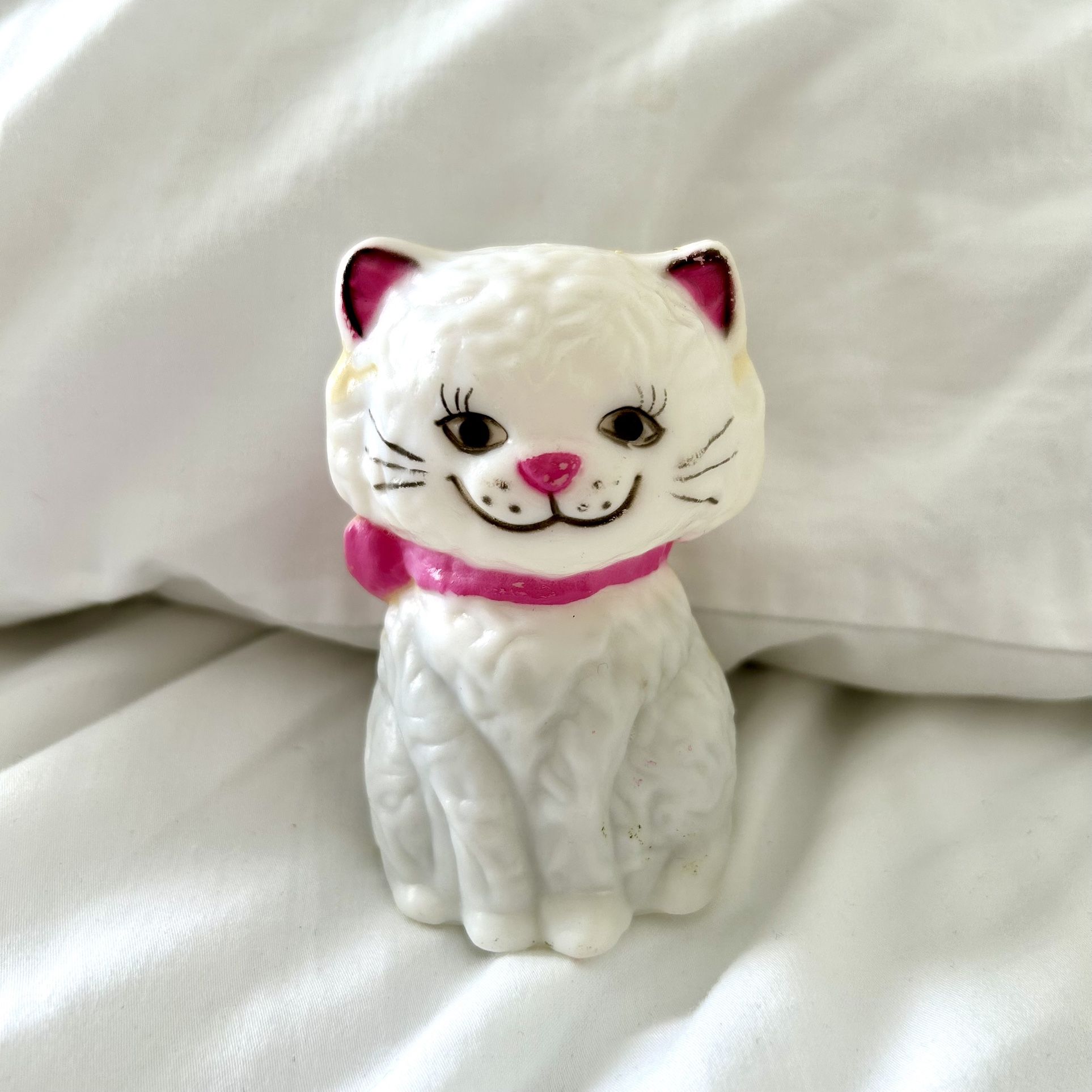 Rare Disney Aristocats Marie Salt Shaker Toy Noise Maker Vintage 1950s