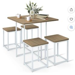 5 Piece Dining/Kitchen Table 4 Chairs + 1 Table
