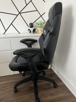 DPS Gaming 3D Insight Office Chair with Adjustable Headrest