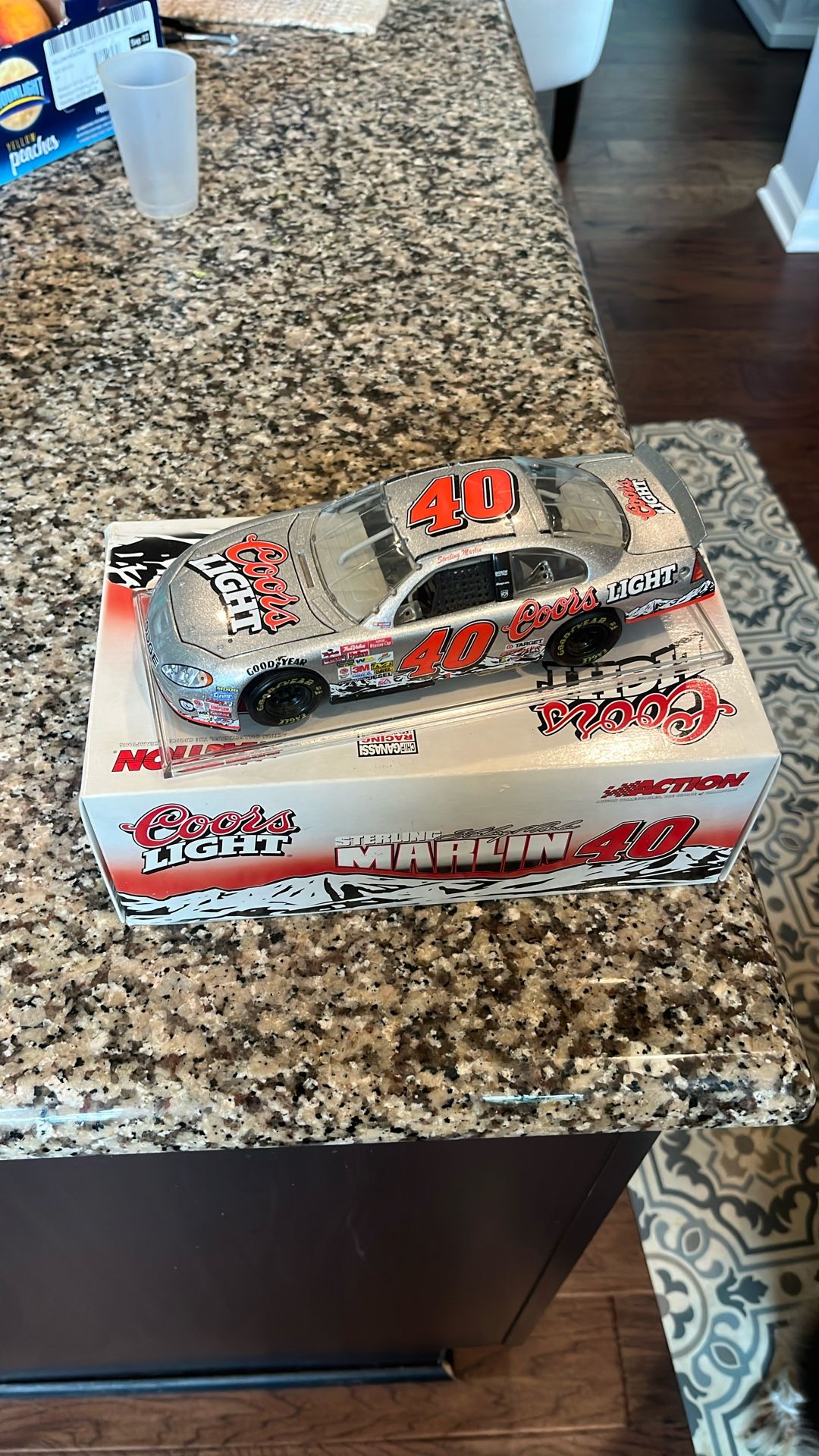 1:24 Die-cast Sterling Marlin