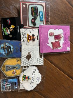 Disney pins