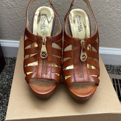 MICHAEL KORS HEELS SIZE 7
