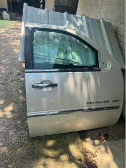 Escalade passenger door