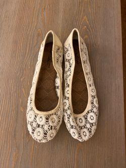 Lucky brand shoes (Size in pictures)