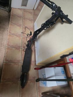 Black Electric Scooter with Charger-Swagtron