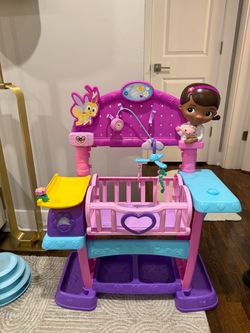Disney Doc McStuffins Baby Nursery & Doctor Playset