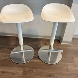 2 Bar stool 