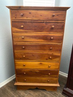 Solid Wood dresser/chest of drawers
