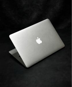 Apple MacBook Air 13” i5/8GB/256GB SSD $180