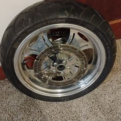 2019 Harley Davidson Tire and rim 