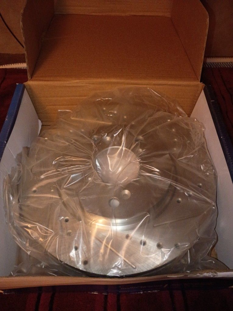 2005-2010 Honda Odyssey Front Rotors / Break Pads