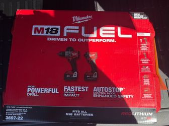 Milwaukee Fuel M18 Drill Set