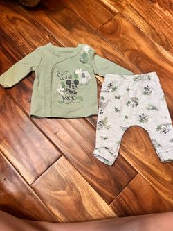 Baby boy Mickey Mouse outfit. Size 0/3 months