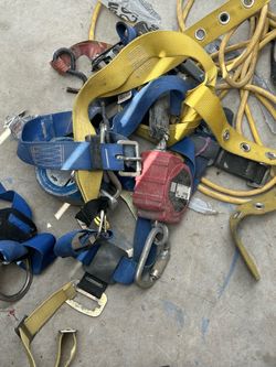 Work harness with yoyo
