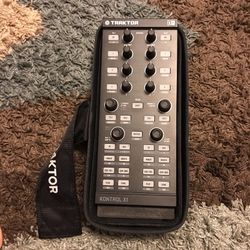 TRAKTOR CONTROLLER X-1 ALMOST NEW