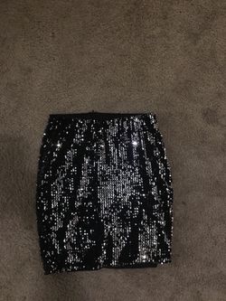 Womans black knee length skirt medium/large